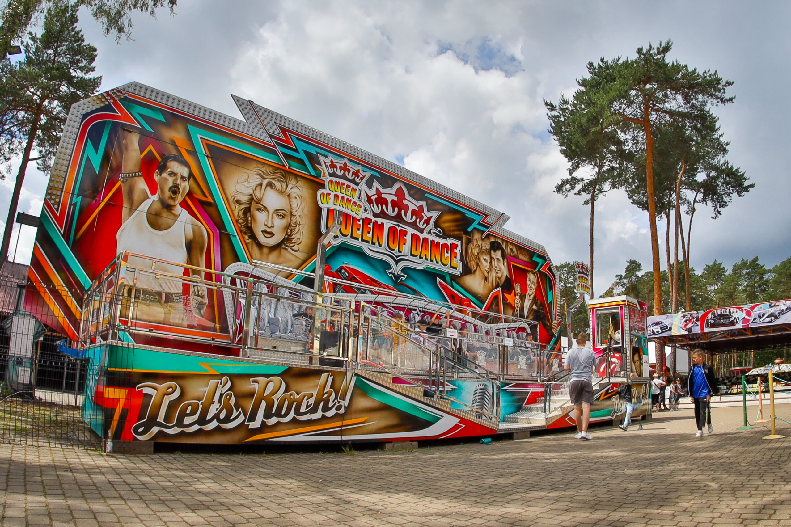 Wesołe miasteczko - zdjęcie 1