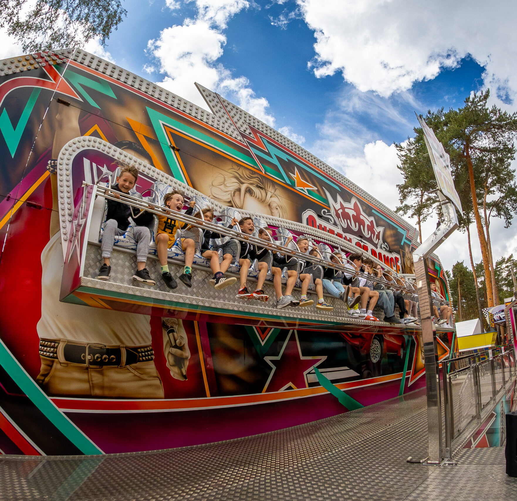 Wesołe miasteczko - zdjęcie 2