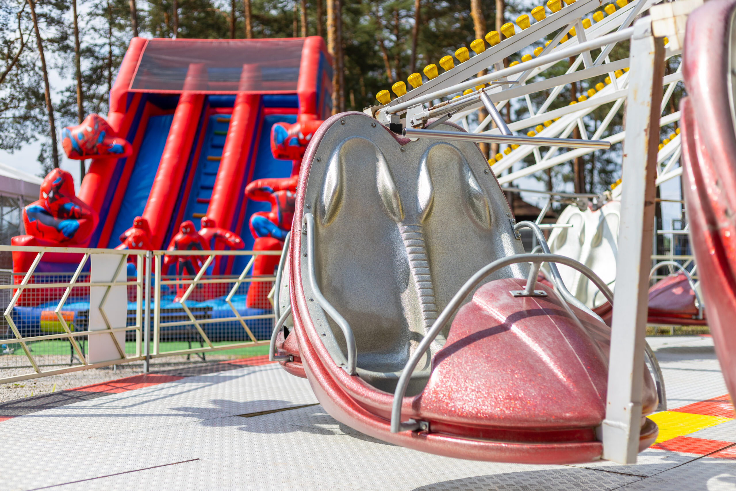 Wesołe miasteczko - zdjęcie 3